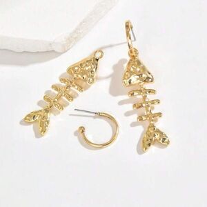 Gold Fishbone Earrings N903